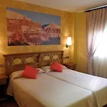 Arnal Szálloda Escalona