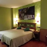 Arnal Hotel 3*