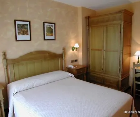 Arnal Hotel 3*