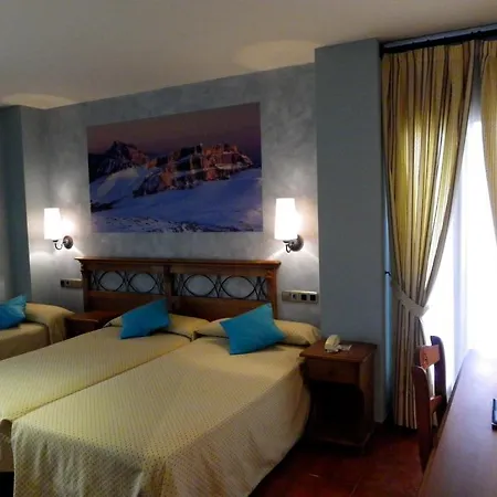 Hotel Arnal Escalona (Huesca)