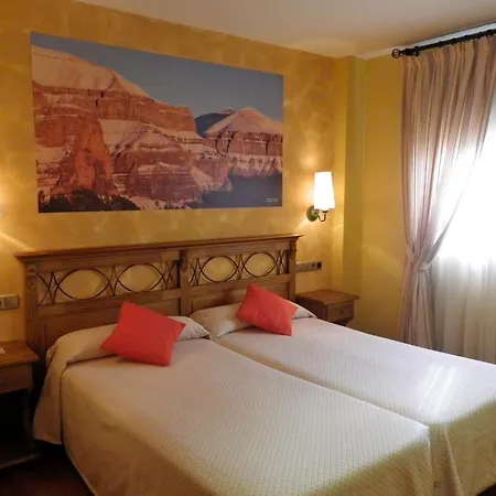 Arnal Hotel Escalona