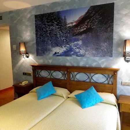 Arnal Hotel