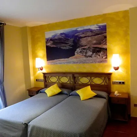 Arnal Hotel 3*