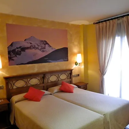 Hotel Arnal Escalona (Huesca)