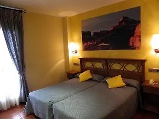 Arnal Hotel 3*