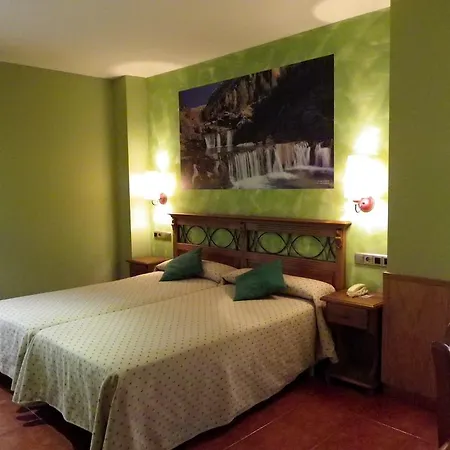 Arnal Hotel 3*
