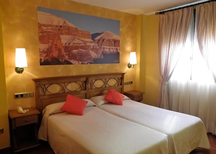 Arnal Hotel Escalona