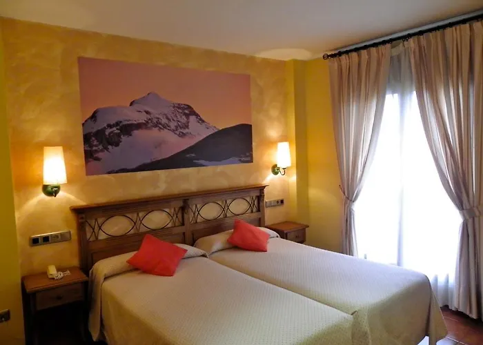 Hotel Arnal Escalona