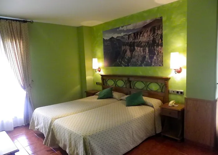 Arnal Hotel Escalona